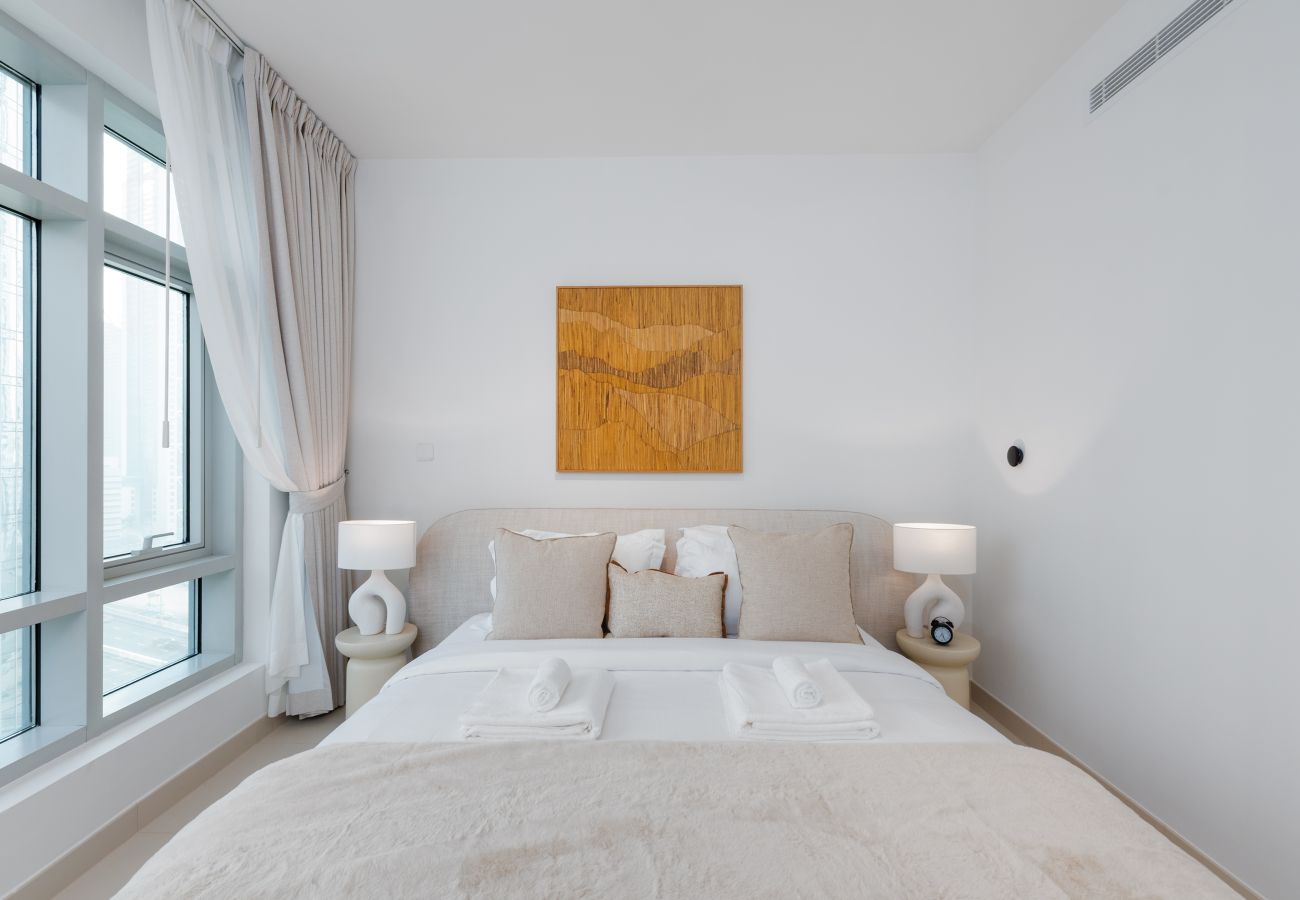 Apartment in Dubai - Modern Downtown 2BR, Walk to Mall, Burj Khalifa & Opera