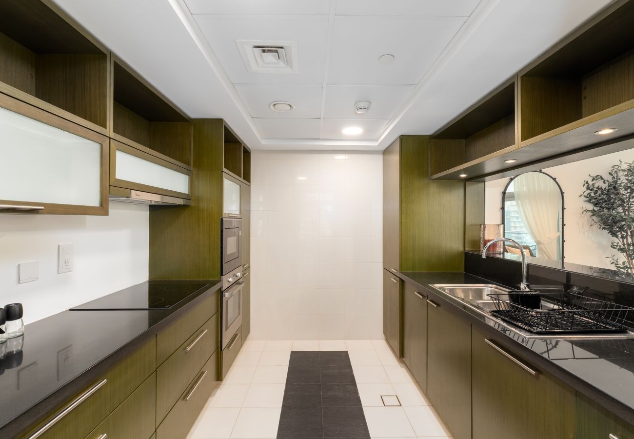 Apartment in Dubai - Modern Downtown 2BR, Walk to Mall, Burj Khalifa & Opera
