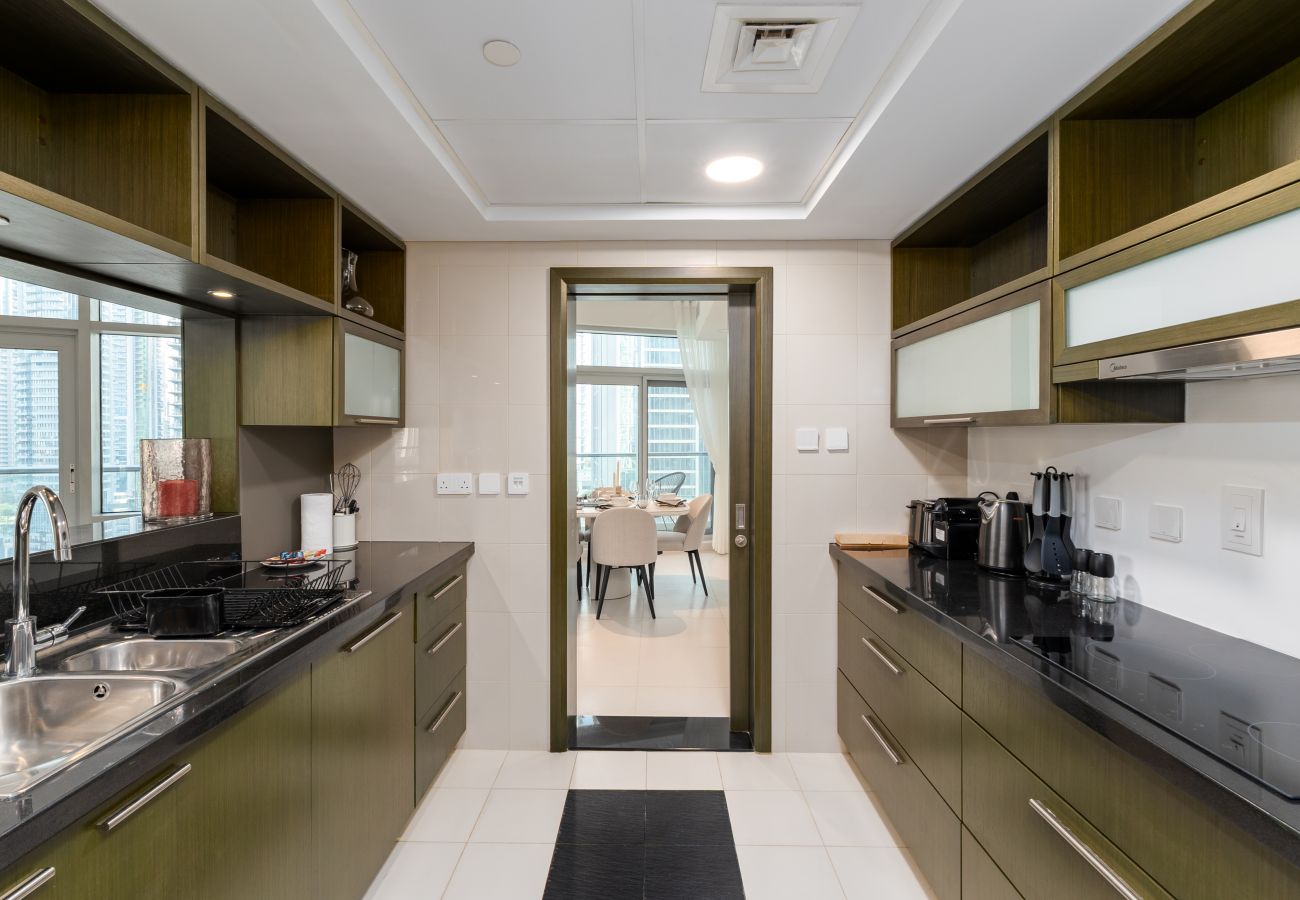 Apartment in Dubai - Modern Downtown 2BR, Walk to Mall, Burj Khalifa & Opera