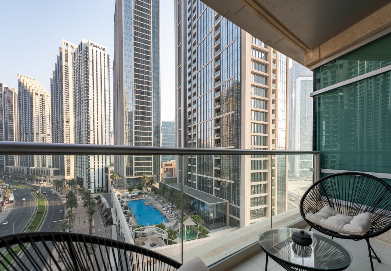 Apartment in Dubai - Modern Downtown 2BR, Walk to Mall, Burj Khalifa & Opera