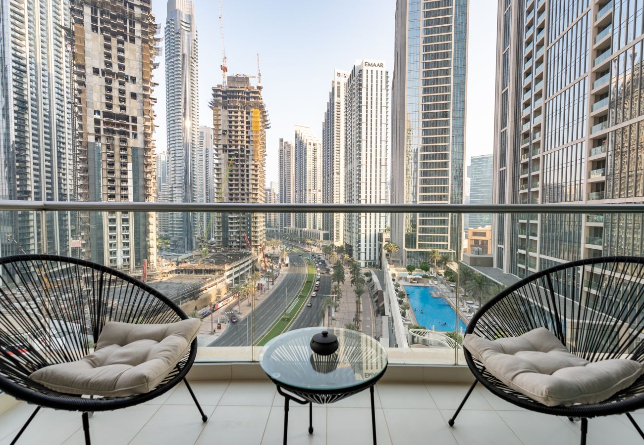 Apartment in Dubai - Modern Downtown 2BR, Walk to Mall, Burj Khalifa & Opera