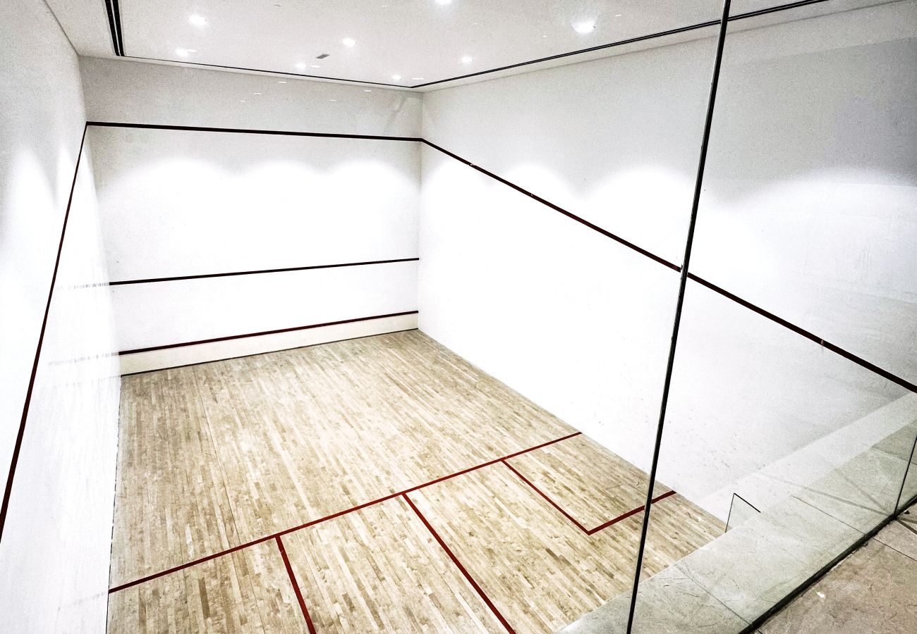 Apartment in Dubai - Stylish 1BR Dubai Marina w/ Pool and Gym