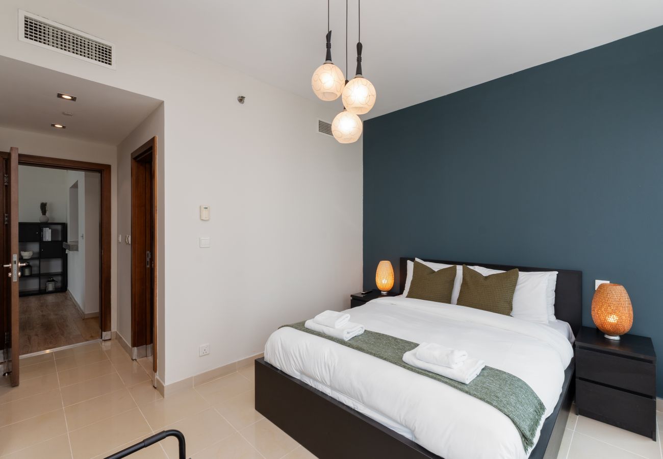 Apartment in Dubai - Stylish 1BR Dubai Marina w/ Pool and Gym