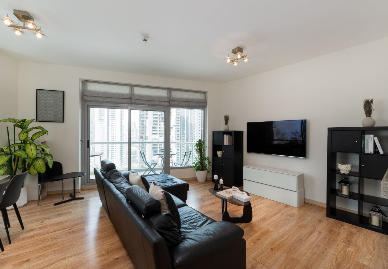 Apartment in Dubai - Stylish 1BR Dubai Marina w/ Pool and Gym