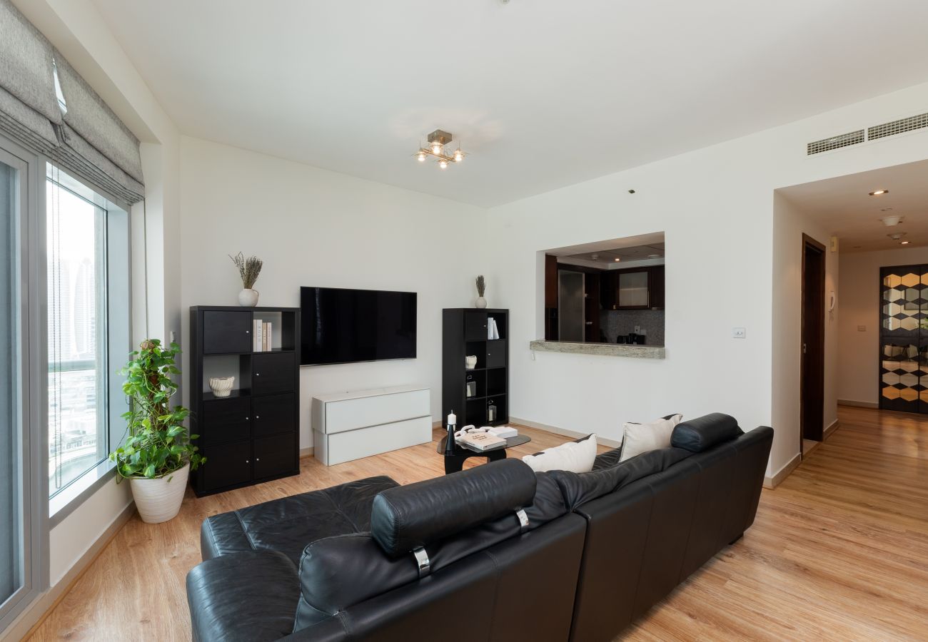 Apartment in Dubai - Stylish 1BR Dubai Marina w/ Pool and Gym