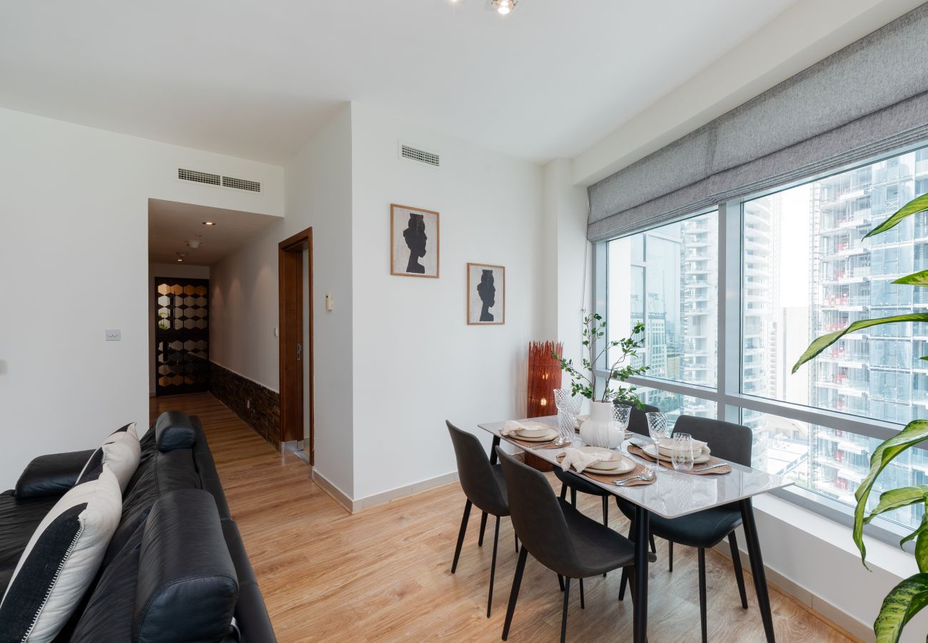 Apartment in Dubai - Stylish 1BR Dubai Marina w/ Pool and Gym