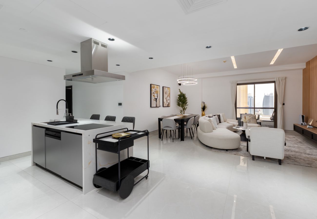 Apartment in Dubai - Elegant 2BR w/ Balcony, walk to JBR Beach