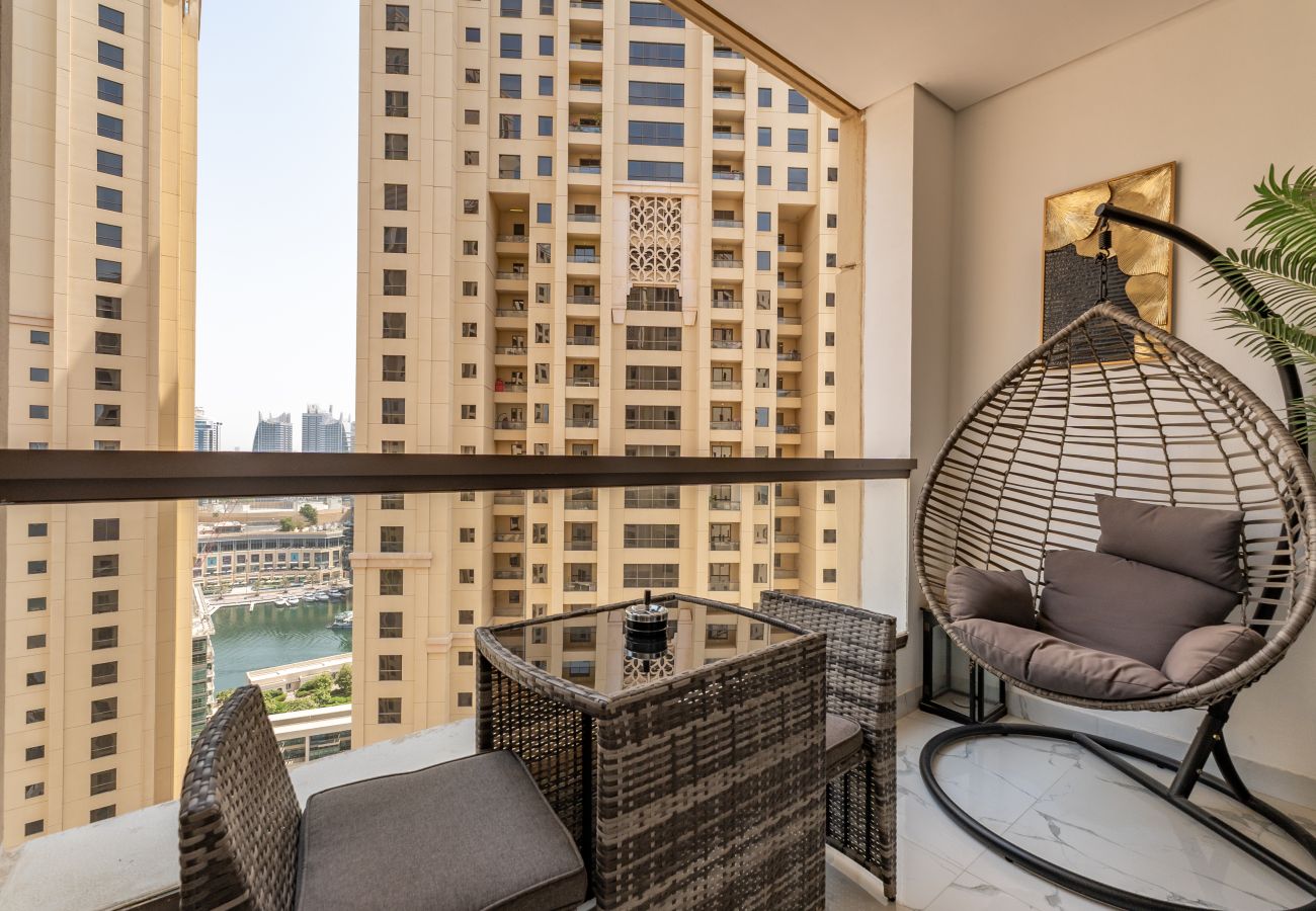 Apartment in Dubai - Elegant 2BR w/ Balcony, walk to JBR Beach