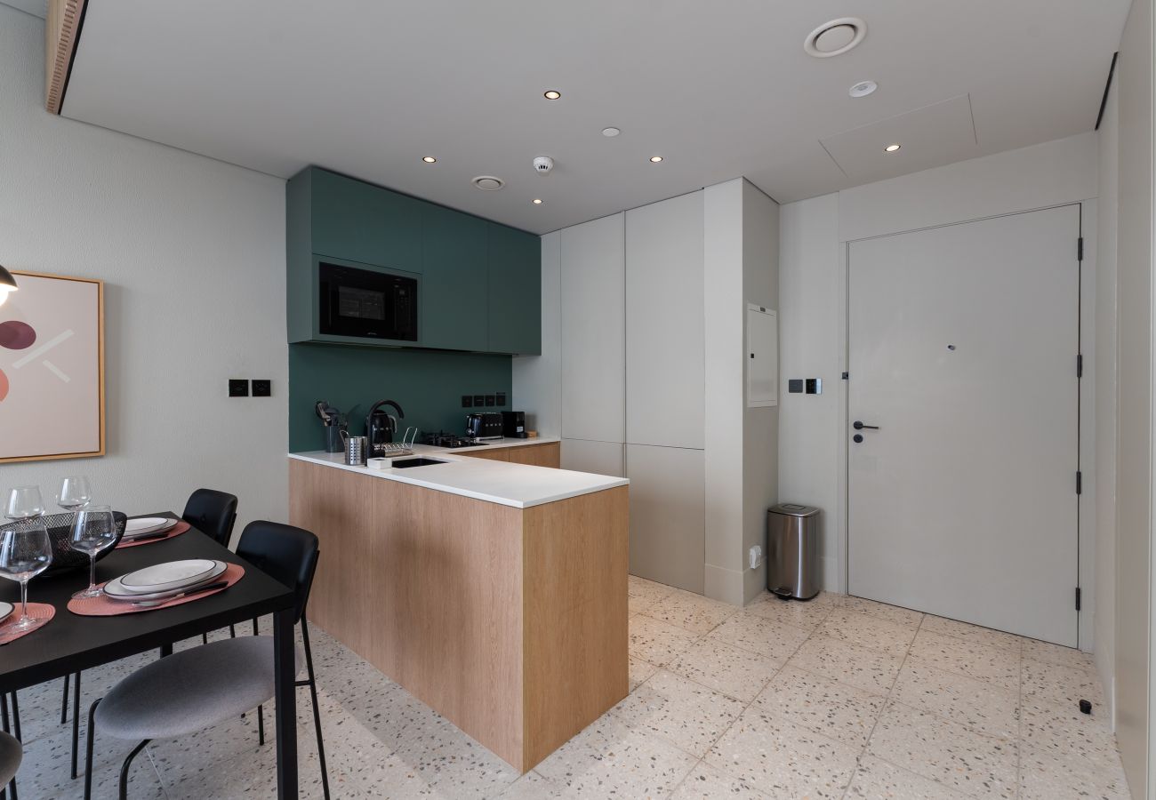 Apartment in Dubai - Chic 1BR w/ Burj Views Near Downtown and Canal	