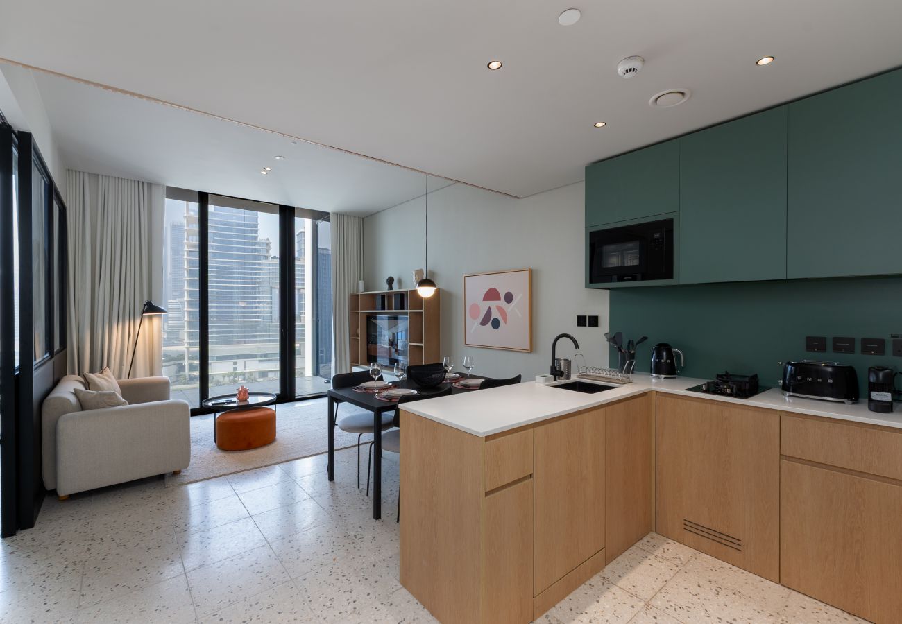 Apartment in Dubai - Chic 1BR w/ Burj Views Near Downtown and Canal	