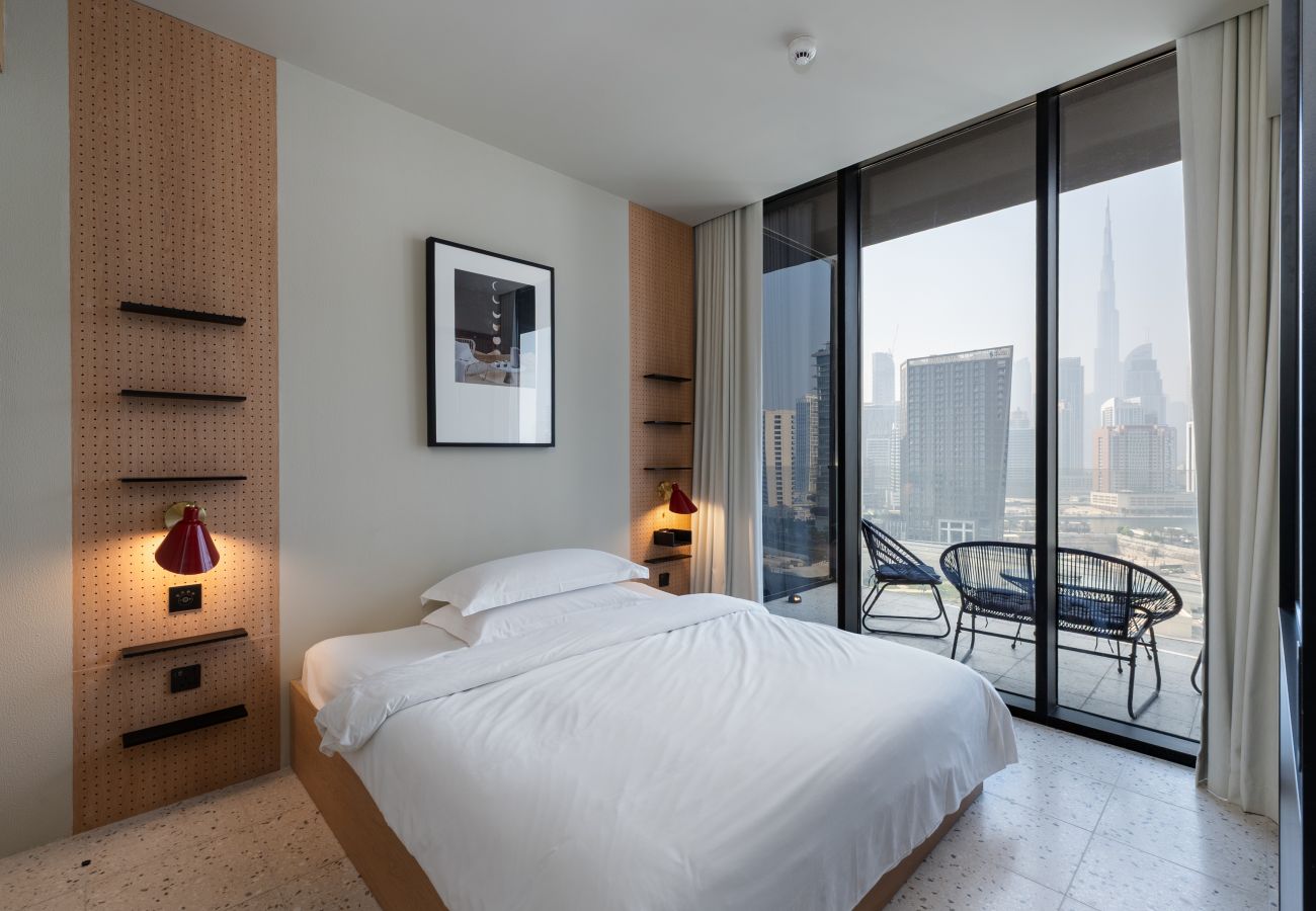 Apartment in Dubai - Chic 1BR w/ Burj Views Near Downtown and Canal	