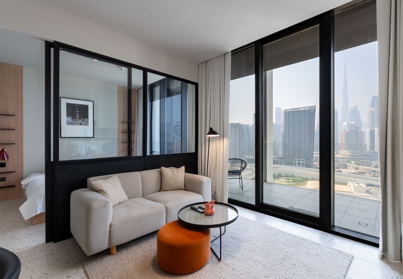 Apartment in Dubai - Chic 1BR w/ Burj Views Near Downtown and Canal	