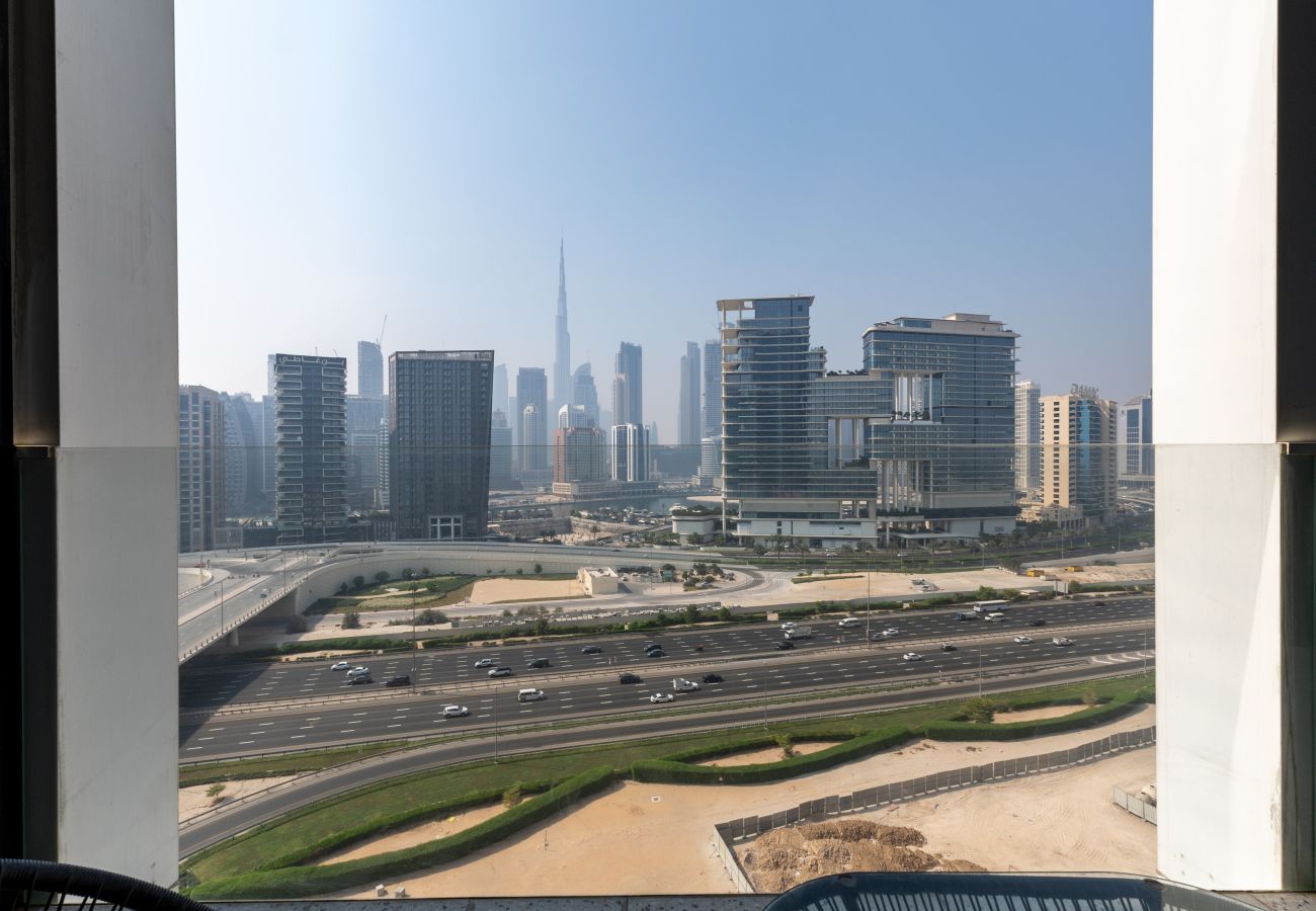 Apartment in Dubai - Chic 1BR w/ Burj Views Near Downtown and Canal	