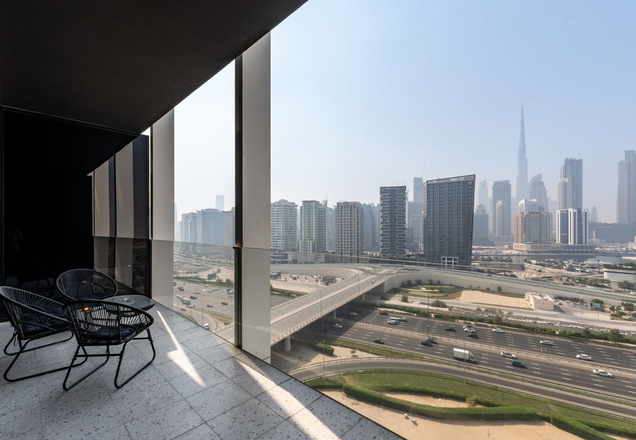 Apartment in Dubai - Chic 1BR w/ Burj Views Near Downtown and Canal	