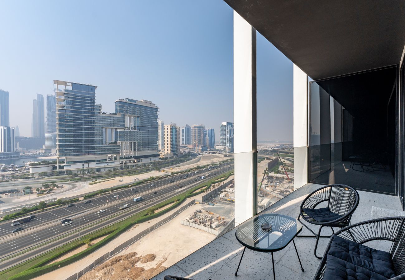 Apartment in Dubai - Chic 1BR w/ Burj Views Near Downtown and Canal	