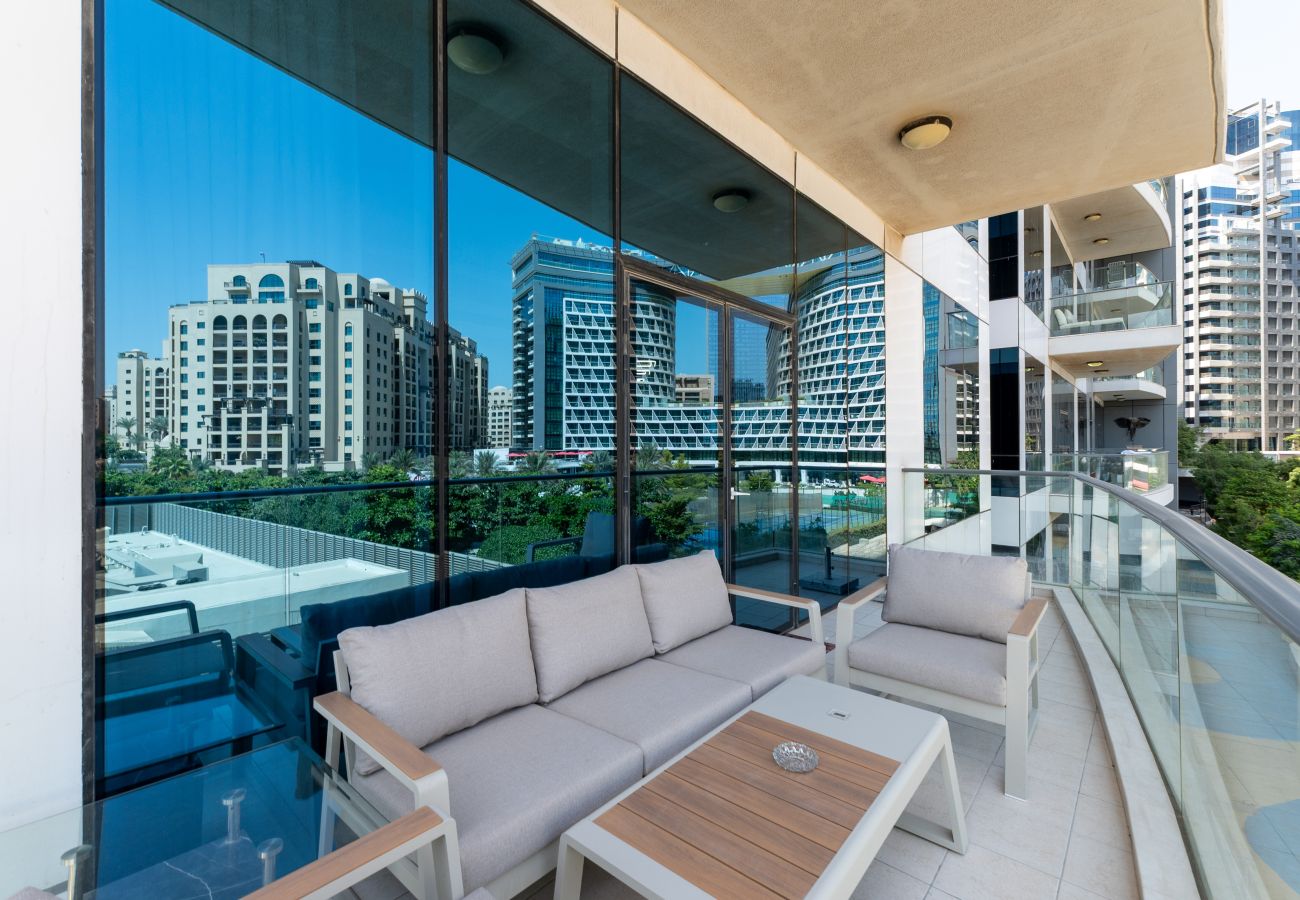 Apartment in Dubai - Prime Palm Jumeirah 3BR w/ Beach Access