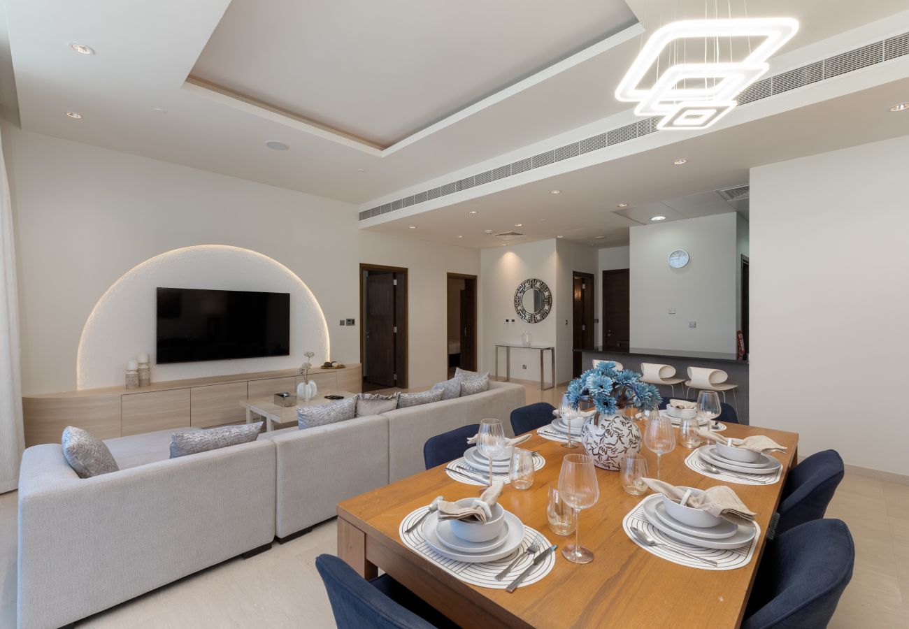 Apartment in Dubai - Prime Palm Jumeirah 3BR w/ Beach Access