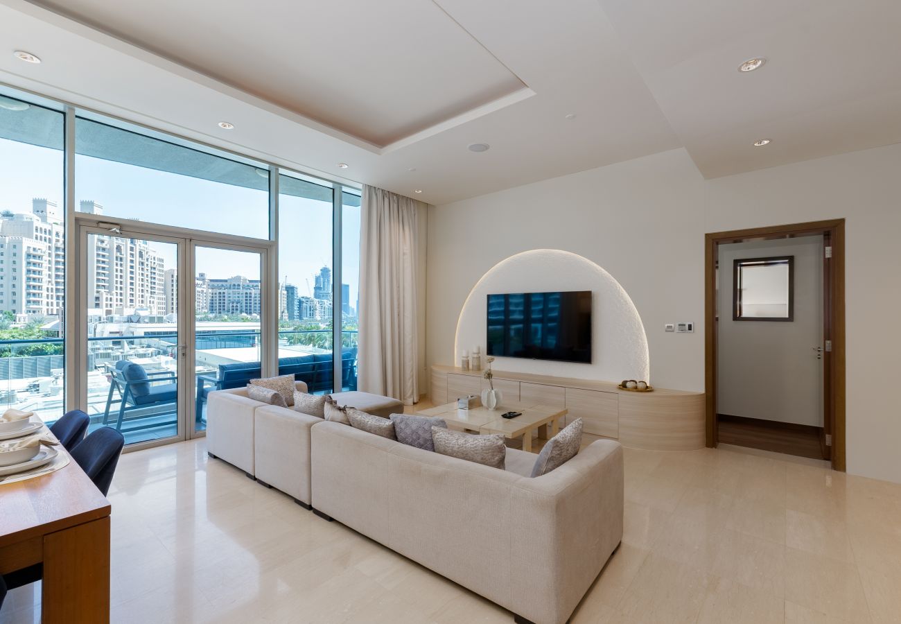 Apartment in Dubai - Prime Palm Jumeirah 3BR w/ Beach Access