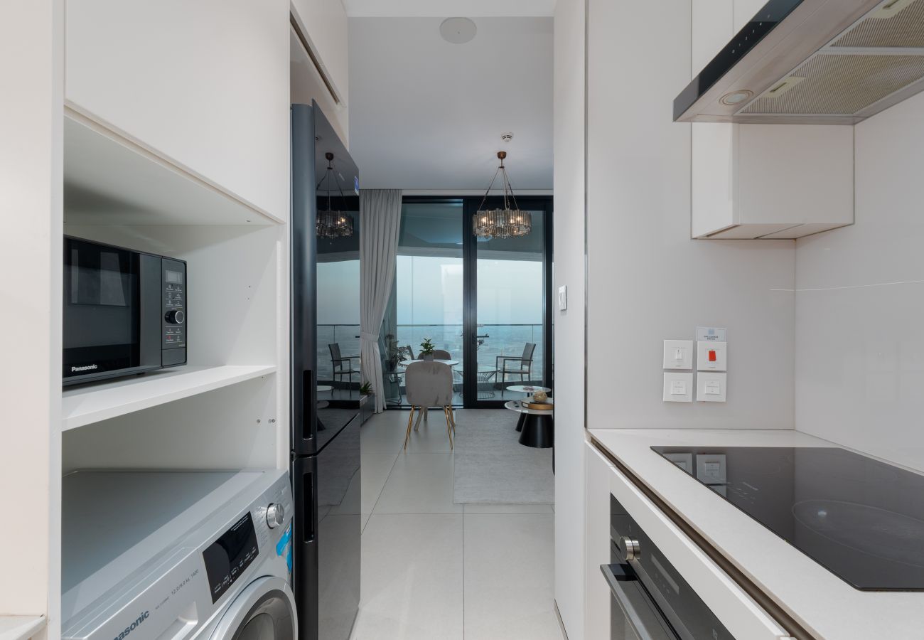 Apartment in Dubai - Modern 1BR w/ Marina View Balcony at Address JBR