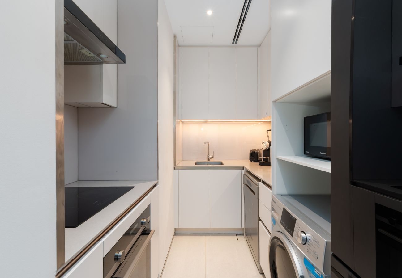 Apartment in Dubai - Modern 1BR w/ Marina View Balcony at Address JBR