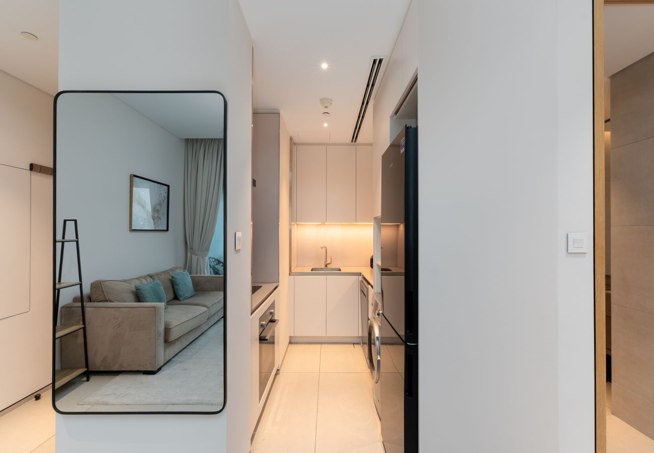 Apartment in Dubai - Modern 1BR w/ Marina View Balcony at Address JBR