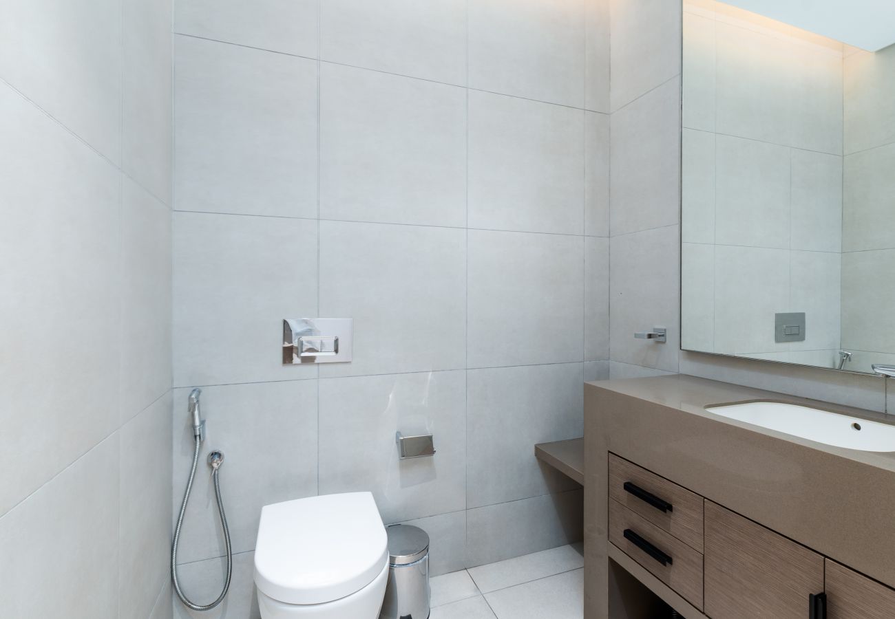 Apartment in Dubai - Modern 1BR w/ Marina View Balcony at Address JBR