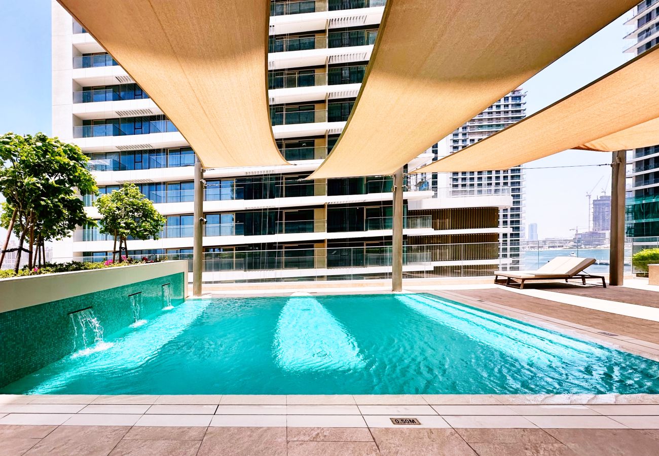 Apartment in Dubai - Chic 2BR w/ Sea Views | Near Marina & JBR