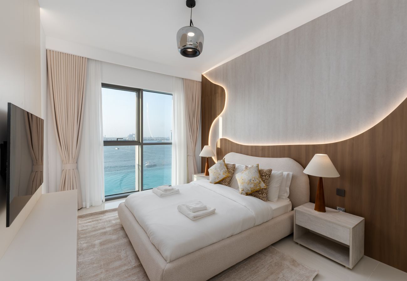 Apartment in Dubai - Chic 2BR w/ Sea Views | Near Marina & JBR