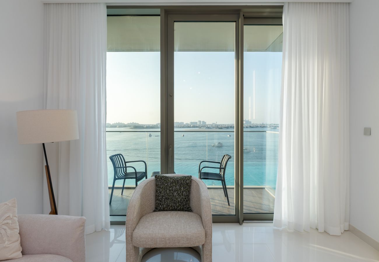 Apartment in Dubai - Chic 2BR w/ Sea Views | Near Marina & JBR