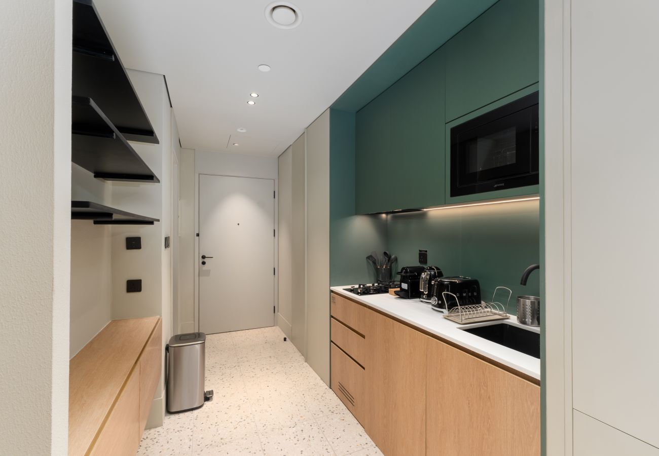 Studio in Dubai - Urban Studio w/ Balcony Near Downtown and Canal