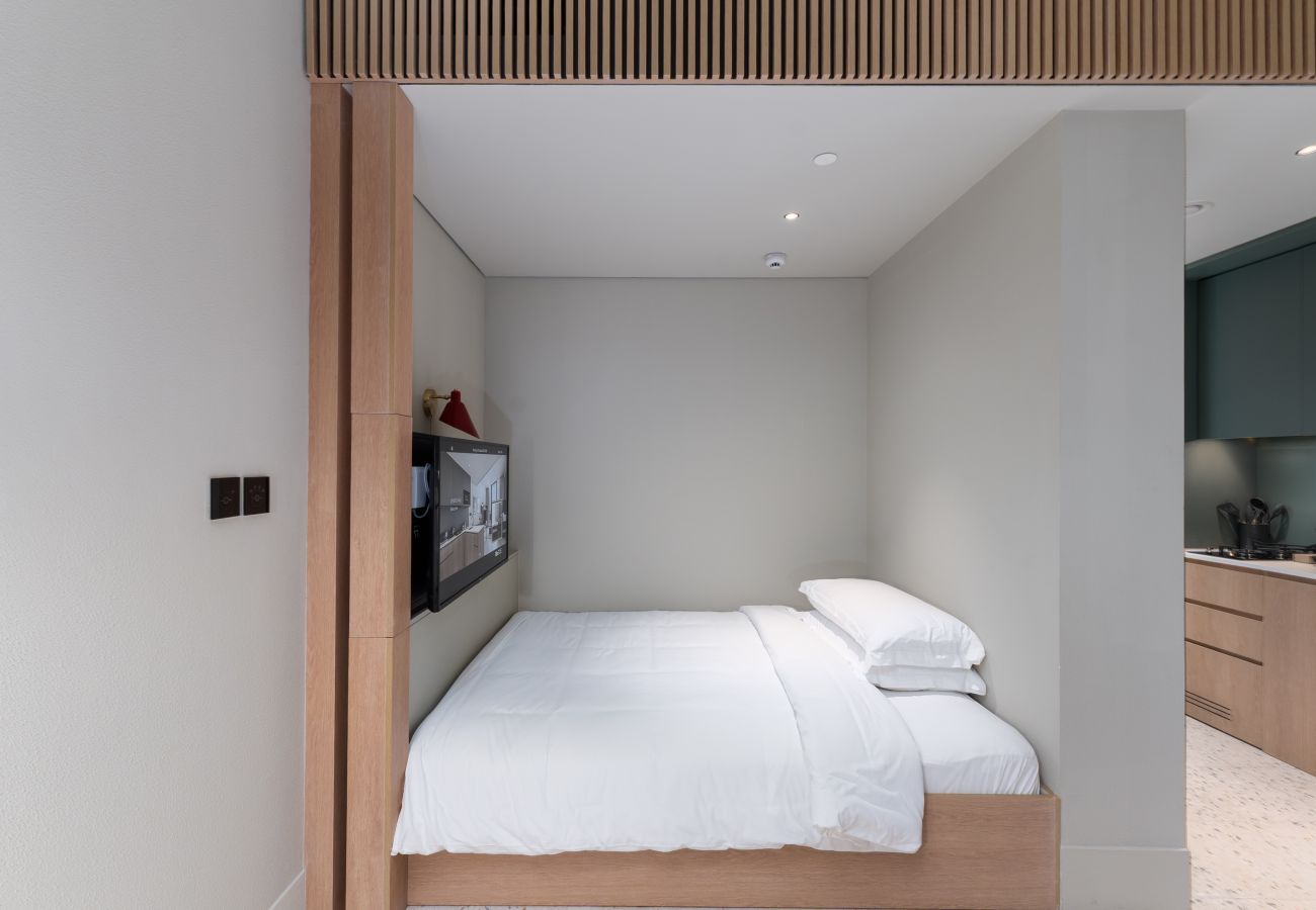 Studio in Dubai - Urban Studio w/ Balcony Near Downtown and Canal