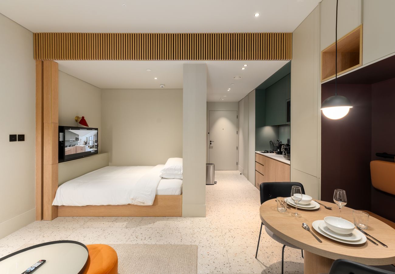 Studio in Dubai - Urban Studio w/ Balcony Near Downtown and Canal