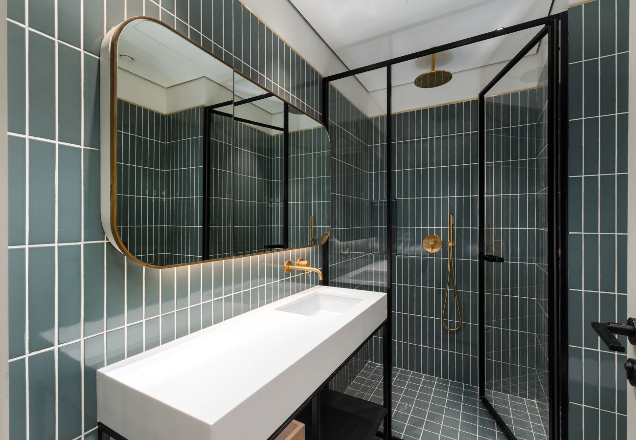 Studio in Dubai - Urban Studio w/ Balcony Near Downtown and Canal