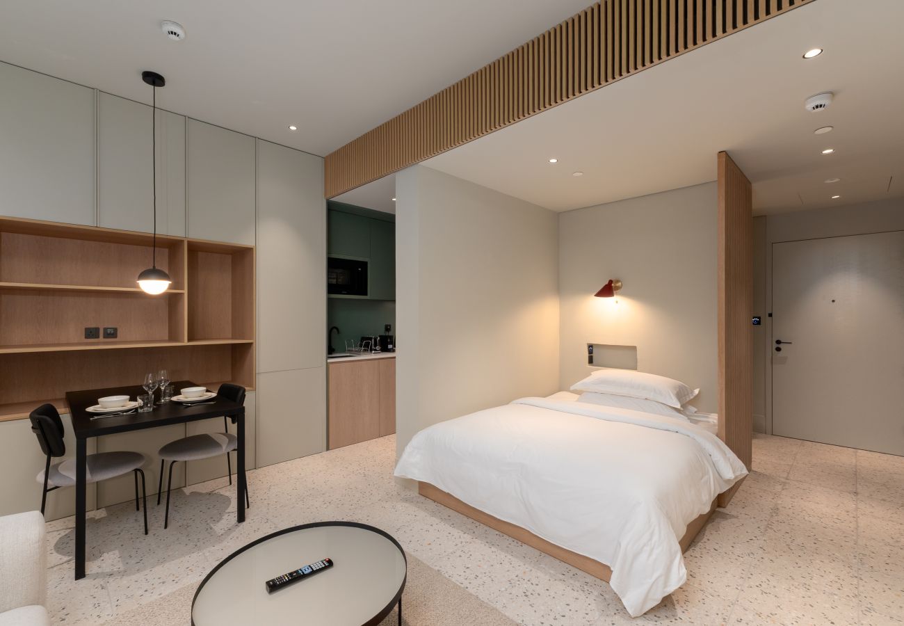 Studio in Dubai - Burj View Studio Near Downtown and Canal