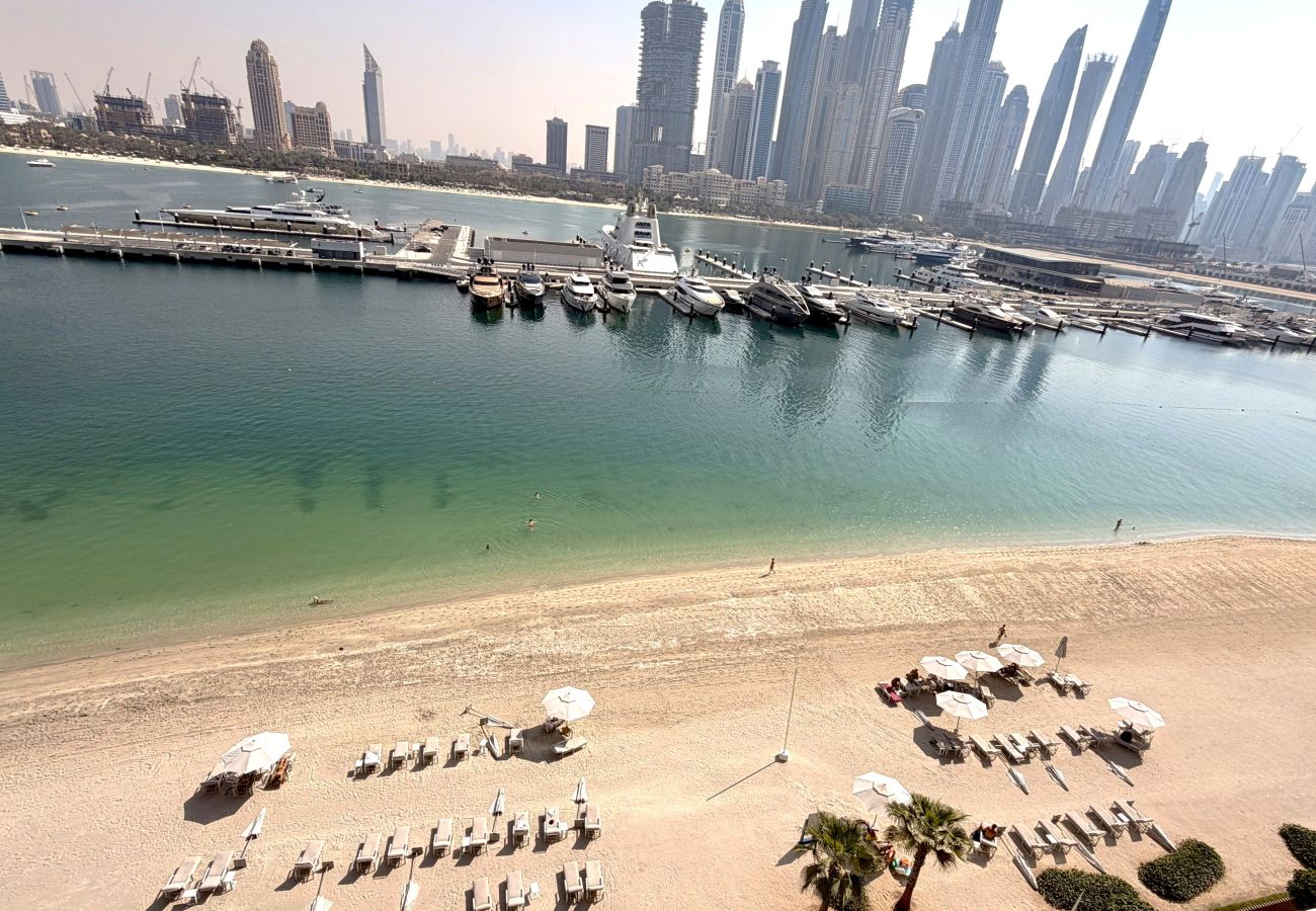Apartment in Dubai - Exquisite 2BR | Private Beach Access | Near Marina & JBR