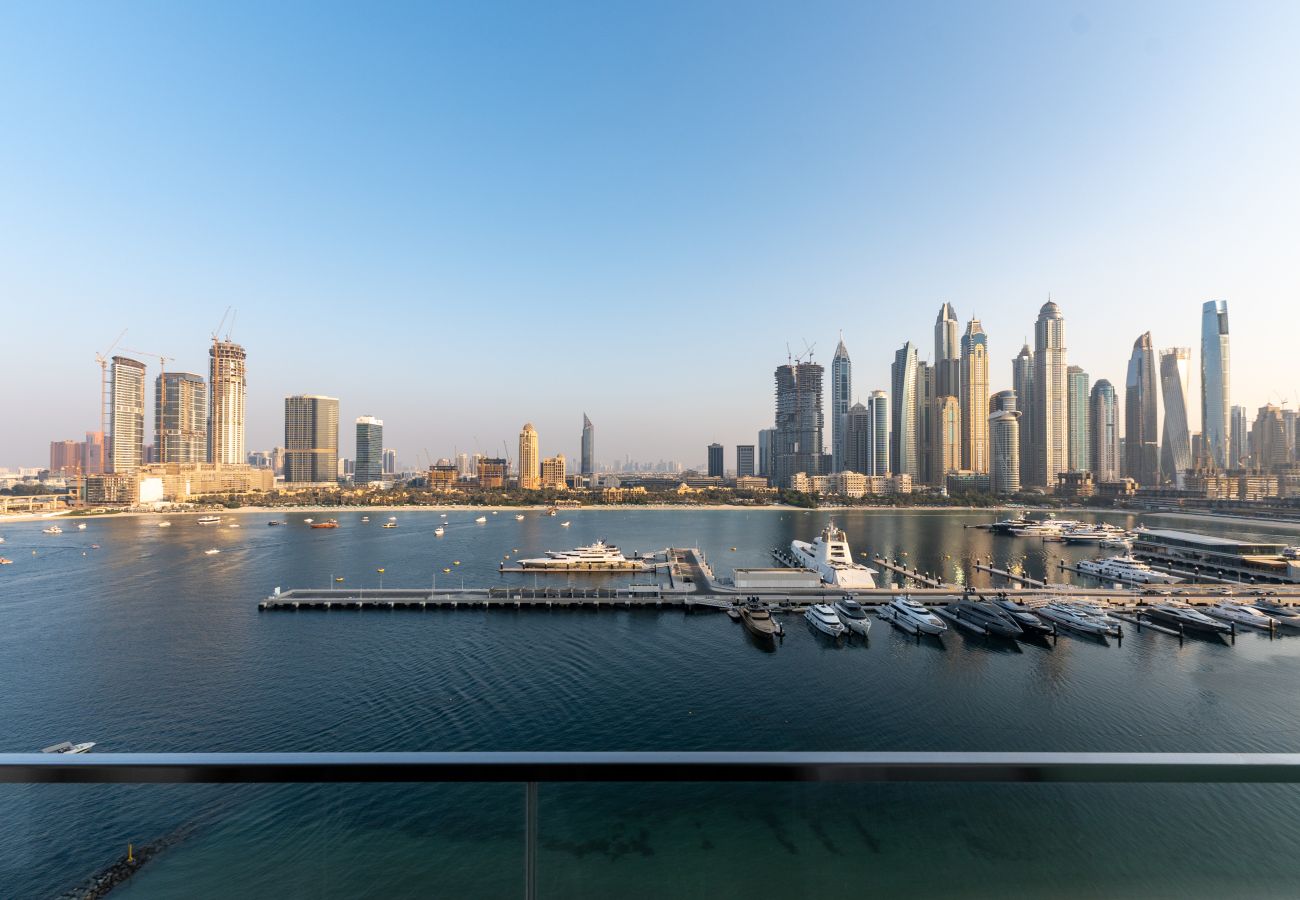 Apartment in Dubai - Exquisite 2BR | Private Beach Access | Near Marina & JBR