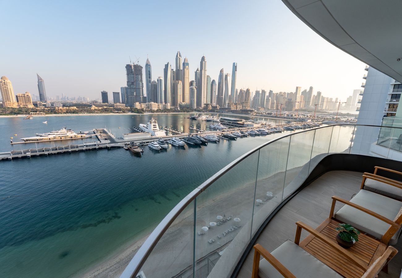 Apartment in Dubai - Exquisite 2BR | Private Beach Access | Near Marina & JBR