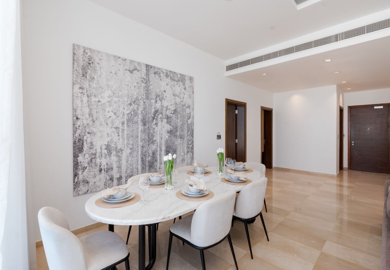 Apartment in Dubai - Grand 3BR Beachfront Living | Palm Jumeirah