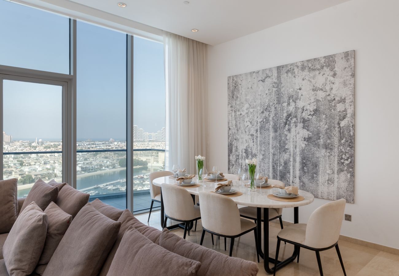 Apartment in Dubai - Grand 3BR Beachfront Living | Palm Jumeirah