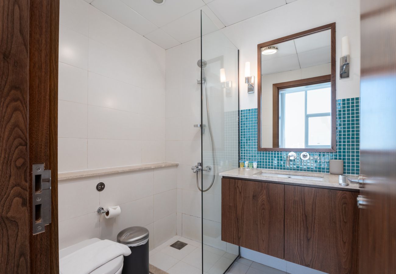 Apartment in Dubai - Grand 3BR Beachfront Living | Palm Jumeirah