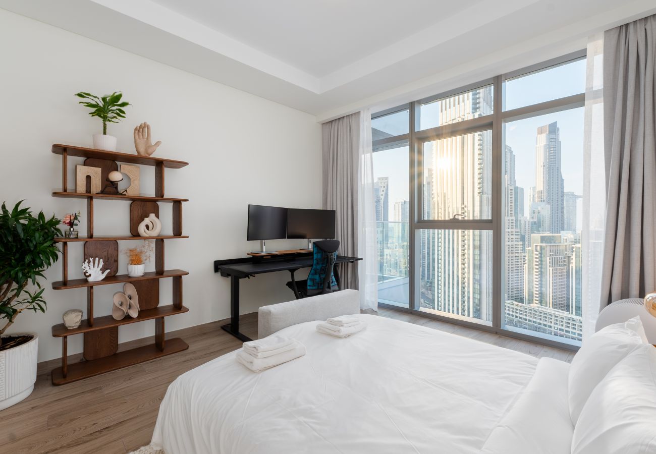 Apartment in Dubai - Prime 2BR Downtown | Iconic Burj View