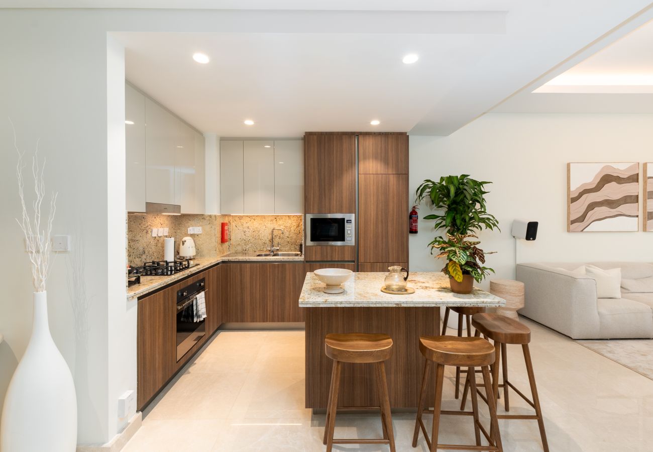 Apartment in Dubai - Prime 2BR Downtown | Iconic Burj View