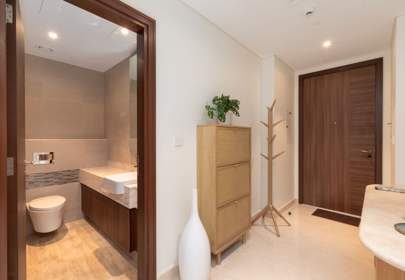 Apartment in Dubai - Prime 2BR Downtown | Iconic Burj View