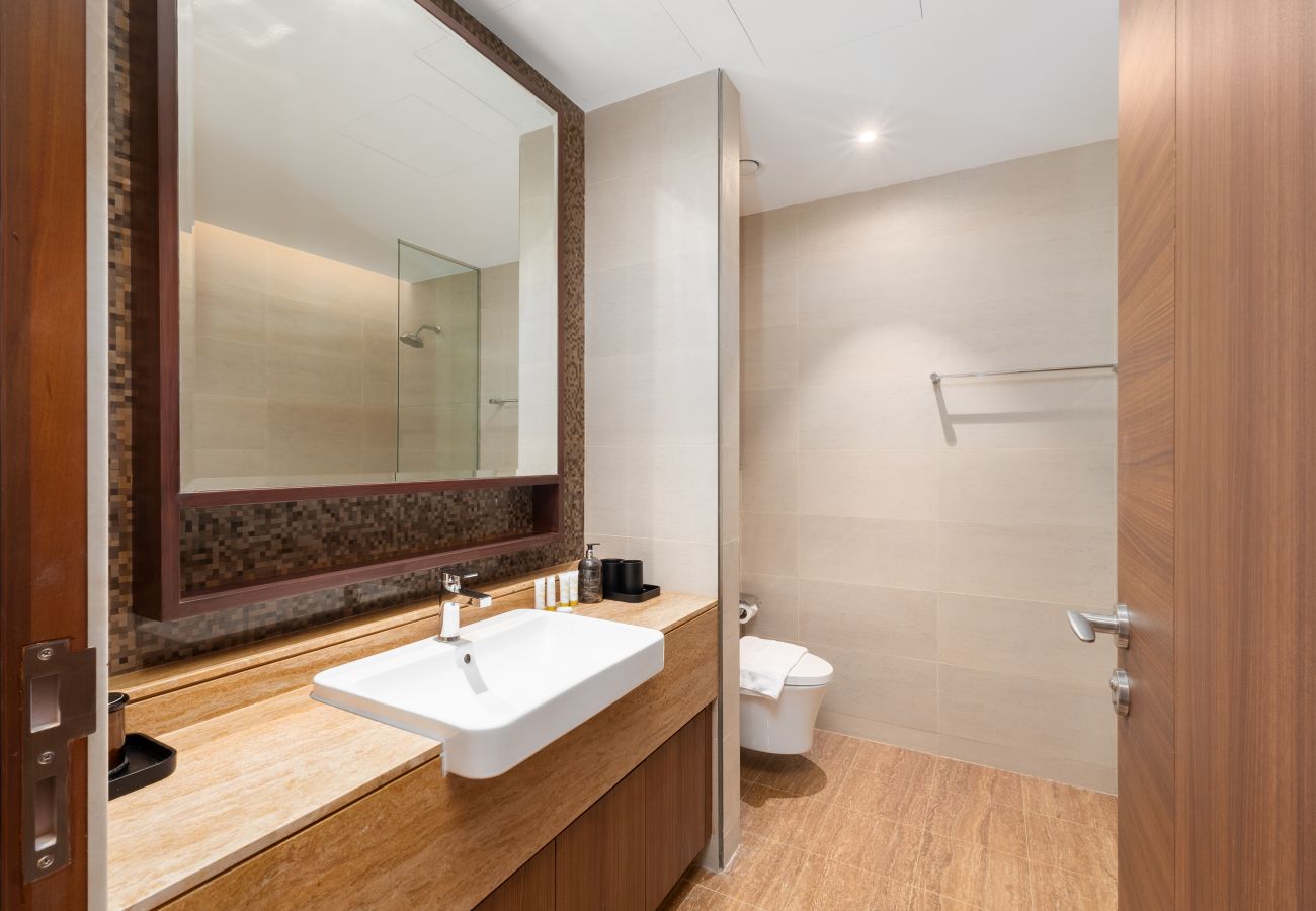 Apartment in Dubai - Prime 2BR Downtown | Iconic Burj View