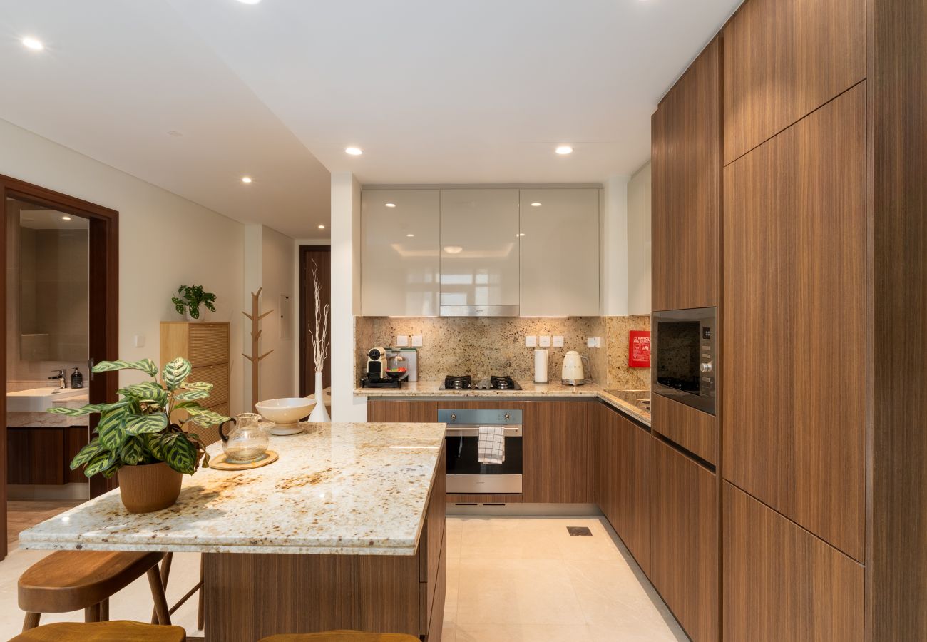 Apartment in Dubai - Prime 2BR Downtown | Iconic Burj View