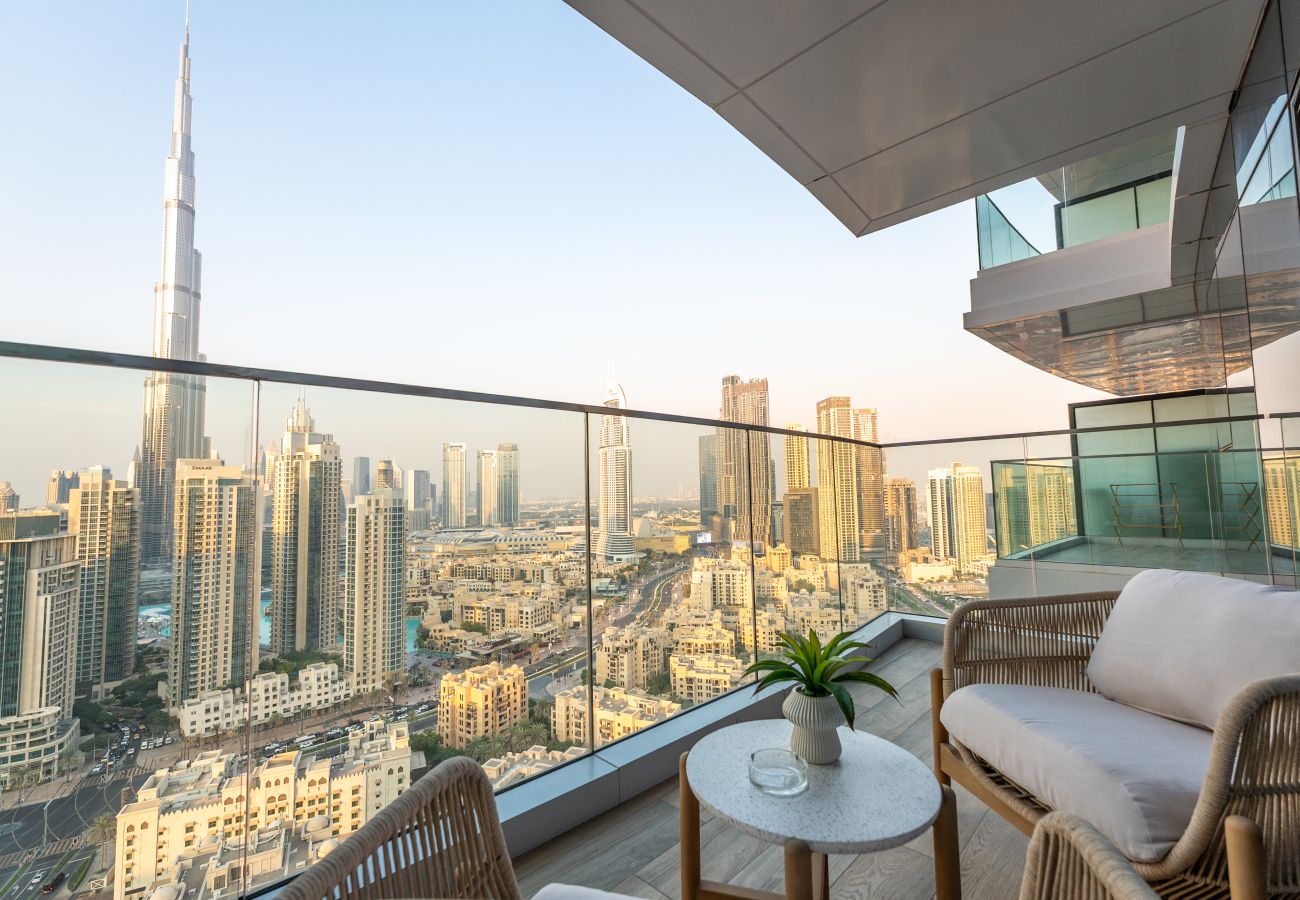 Apartment in Dubai - Prime 2BR Downtown | Iconic Burj View