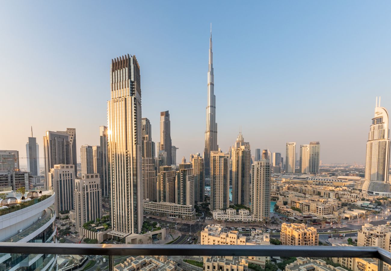 Apartment in Dubai - Prime 2BR Downtown | Iconic Burj View