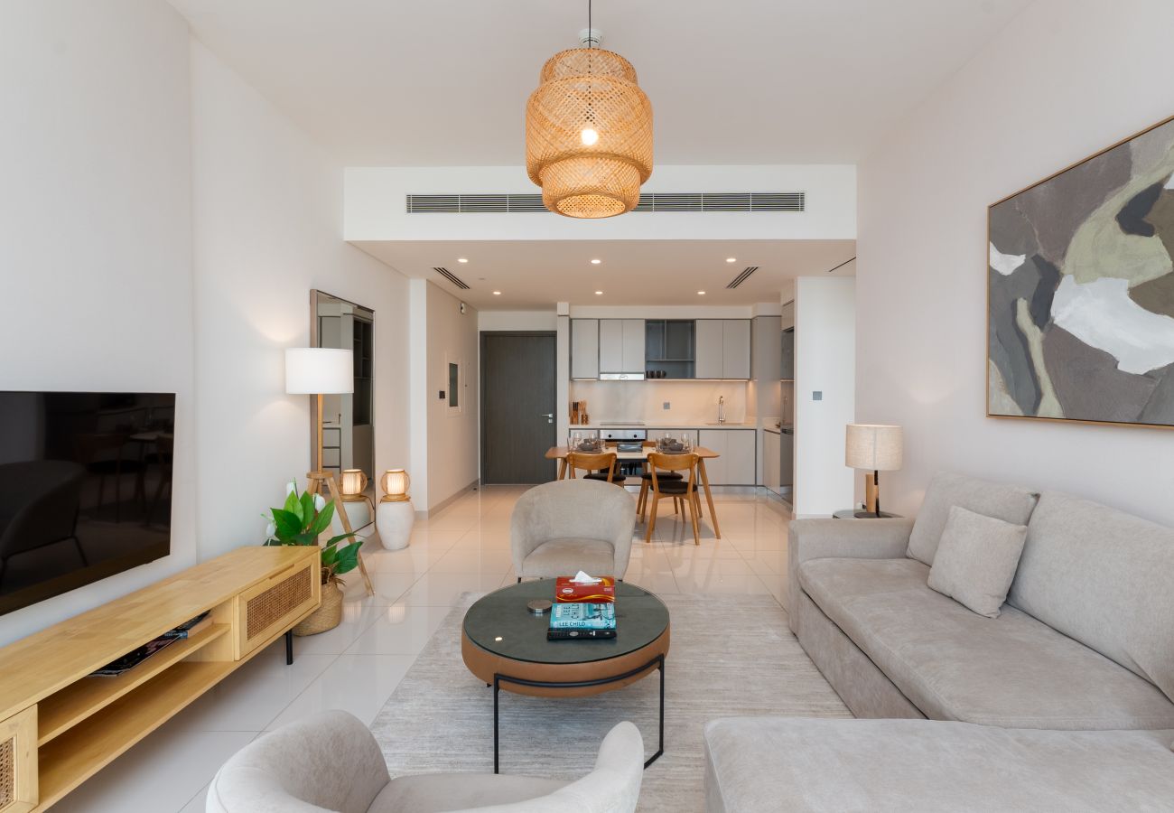 Apartment in Dubai - Sleek 1BR Emaar Beachfront | Near Marina & JBR