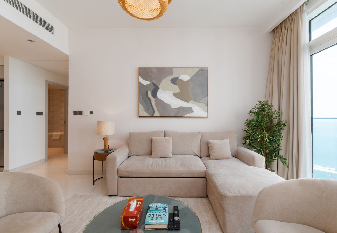 Apartment in Dubai - Sleek 1BR Emaar Beachfront | Near Marina & JBR