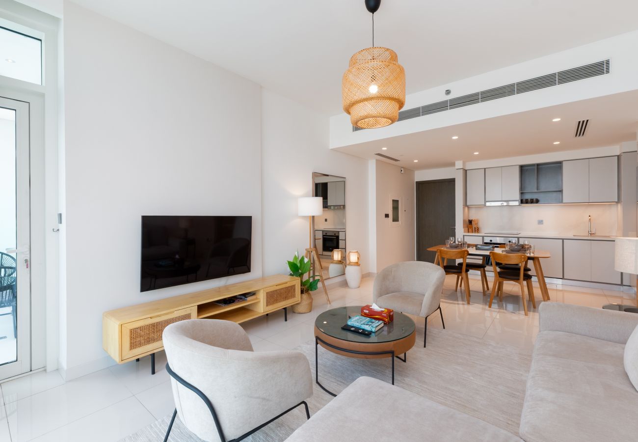 Apartment in Dubai - Sleek 1BR Emaar Beachfront | Near Marina & JBR